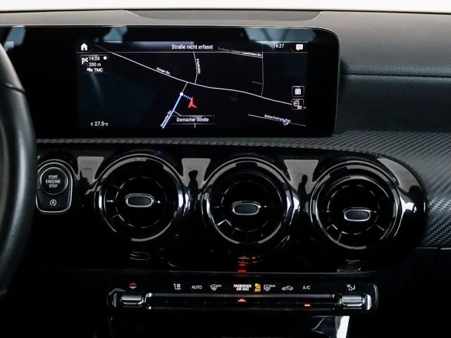 Mercedes-Benz A 180 / NAVI / RÜCKFAHRKAMERA / SITZHEIZUNG