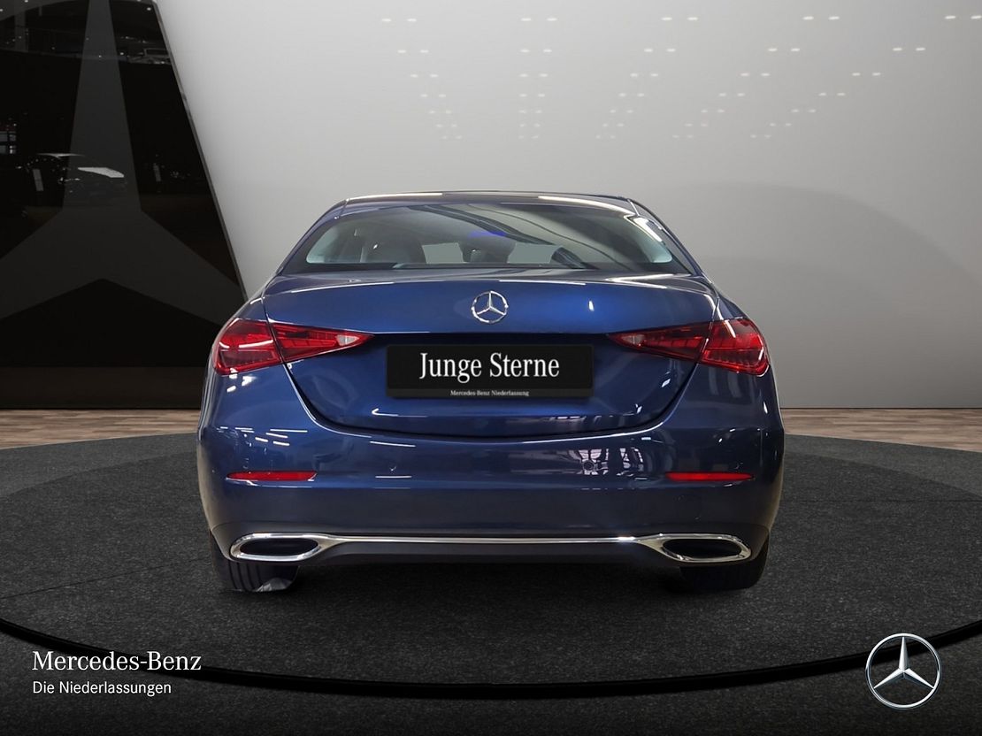 Mercedes-Benz C 200 Sedan