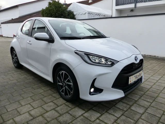 Toyota Yaris Hatchback Hybride Team D