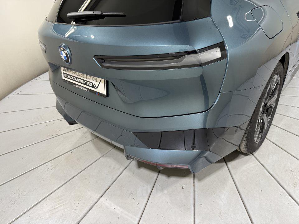 BMW iX xDrive40