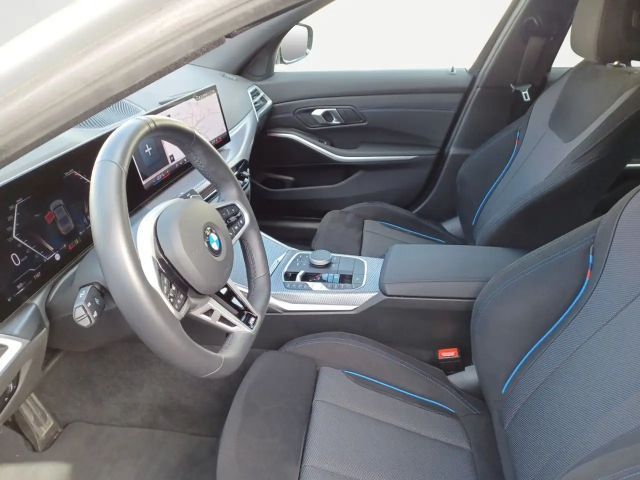 BMW 320 320i M-Sport Sedan