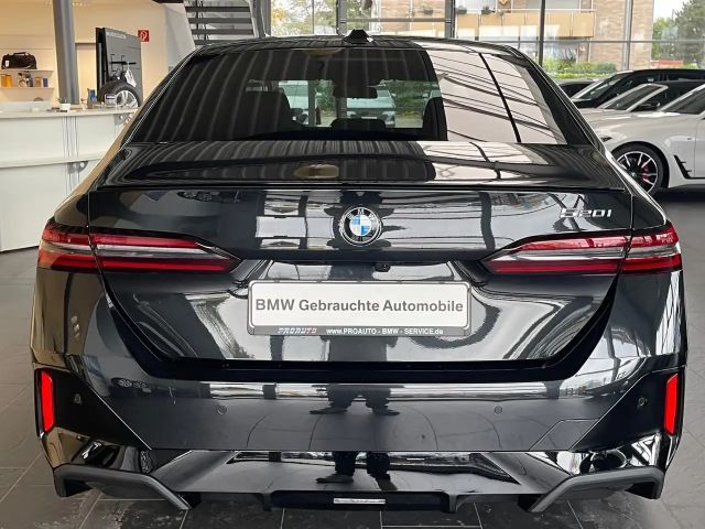 BMW 520 520i M-Sport Sedan