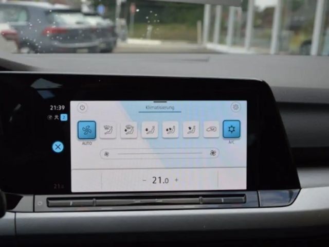 Volkswagen Golf Life Variant