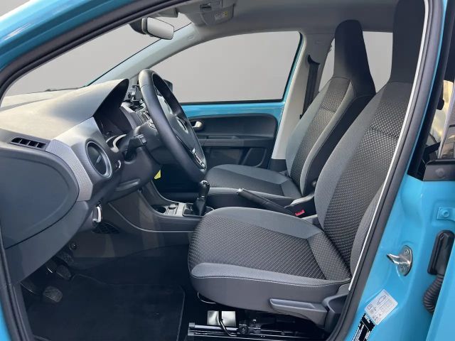 Volkswagen up! Active