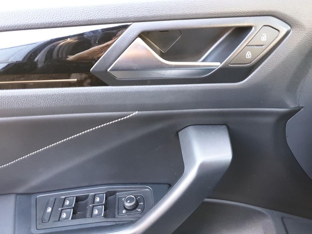 Volkswagen T-Roc 1.5 TSI DSG R-Line