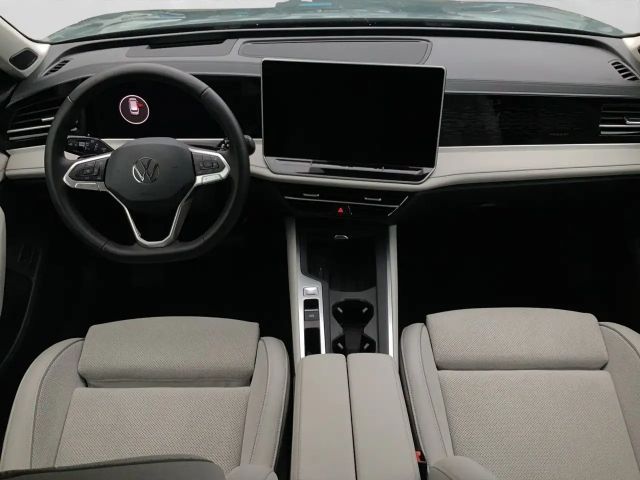 Volkswagen Passat 1.5 eTSI Business Variant