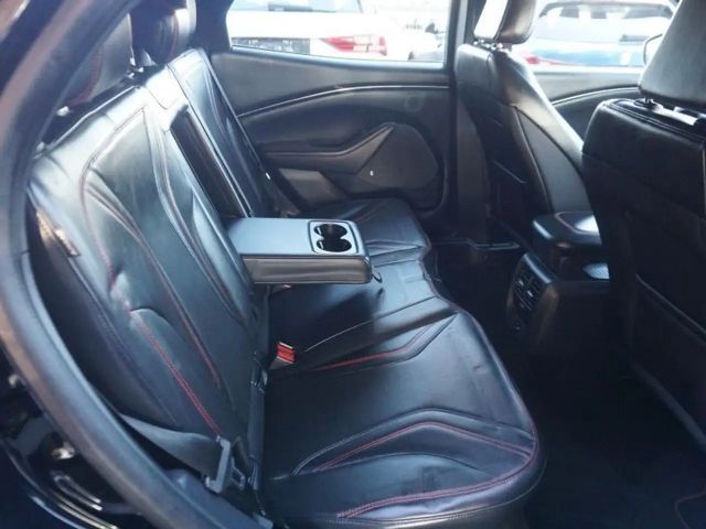 Ford Mustang Mach-E AWD Standard range