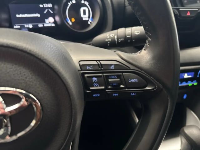 Toyota Yaris Hatchback Hybride Team D