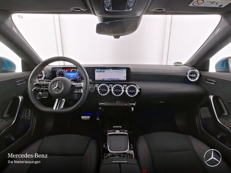 Mercedes-Benz CLA 200 AMG Line Shooting Brake