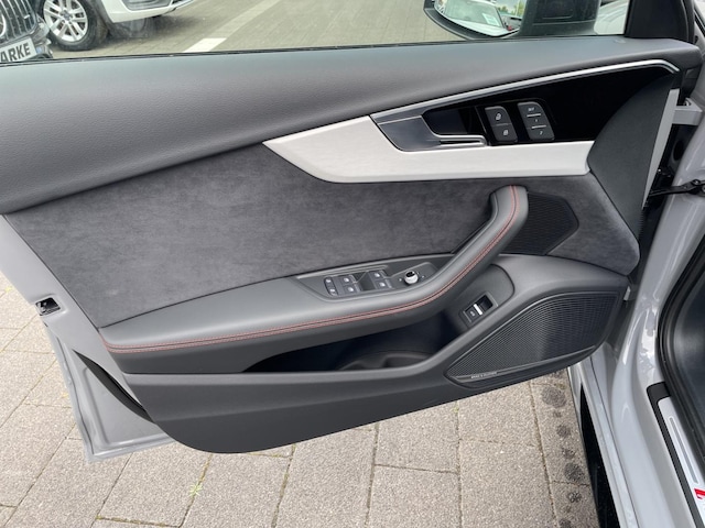 Audi RS4 Avant Quattro