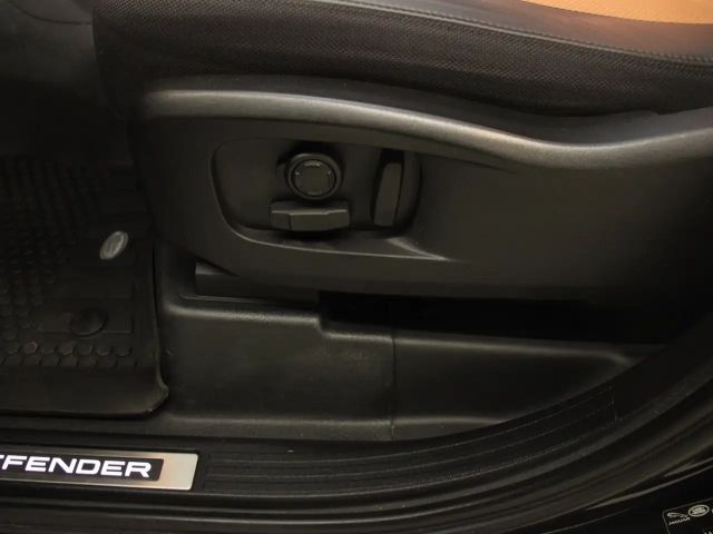 Land Rover Defender 110 Black Pack D300