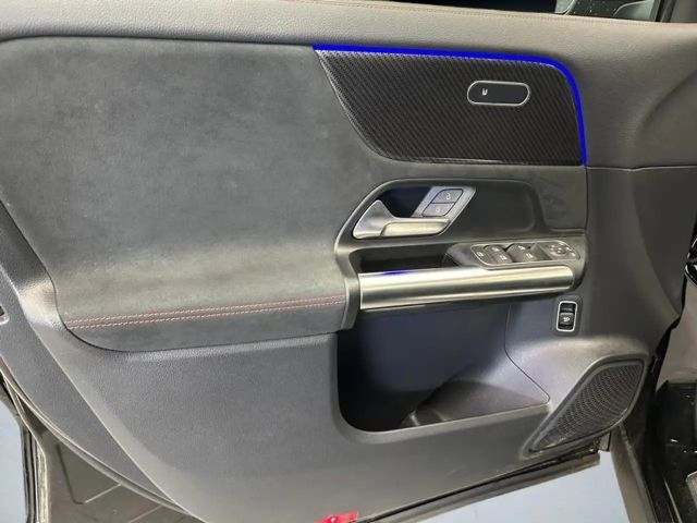 Mercedes-Benz GLA 180 AMG Line