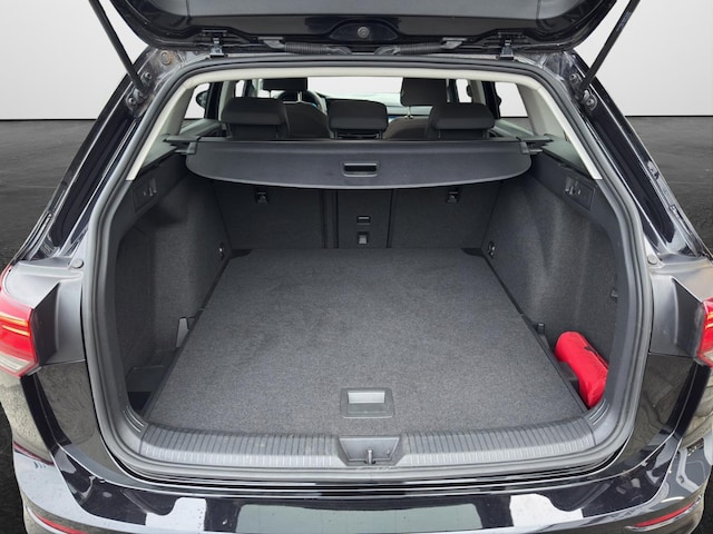 Volkswagen Golf 1.5 eTSI DSG Style Variant