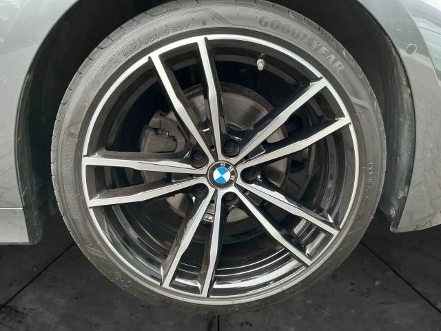 BMW 320 320i M-Sport Sedan