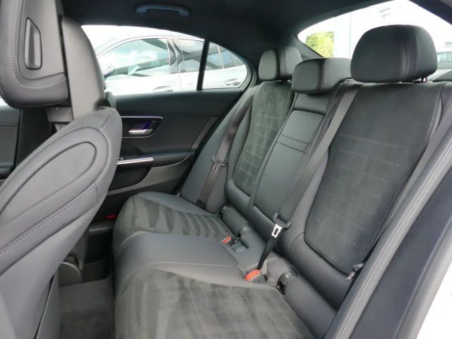 Mercedes-Benz C 220 AMG Line C 220 d Sedan