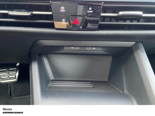 Volkswagen Golf 1.5 eTSI DSG