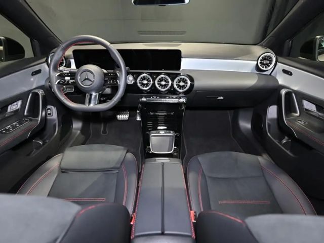 Mercedes-Benz A 200 AMG Line