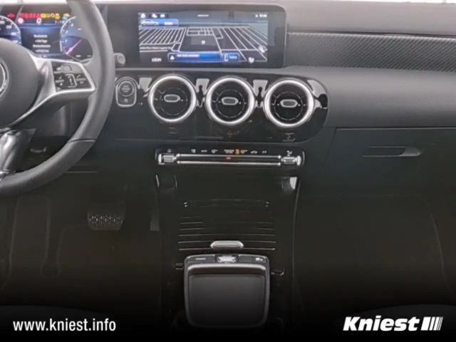 Mercedes-Benz A 180 Hatchback Progressive