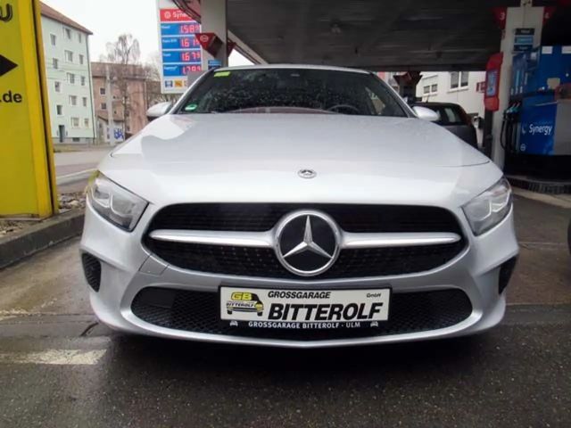 Mercedes-Benz A 200 A200 7G-DCT Navi/AHK/SHZ/RFK/LED