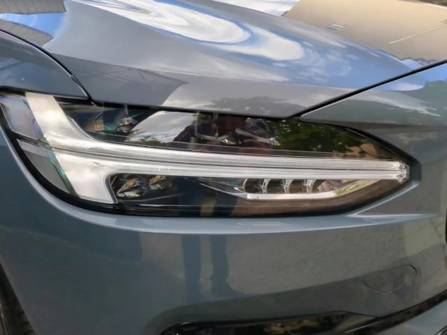 Volvo V90 R-Design Recharge T8