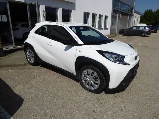 Toyota Aygo X Hatchback Play VVT-i