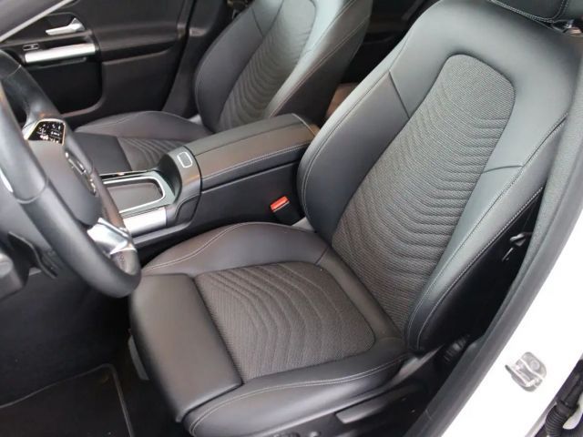 Mercedes-Benz B 180 Progressive