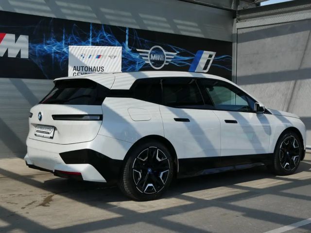 BMW iX xDrive40