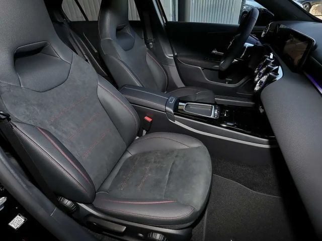 Mercedes-Benz A 200 AMG Line