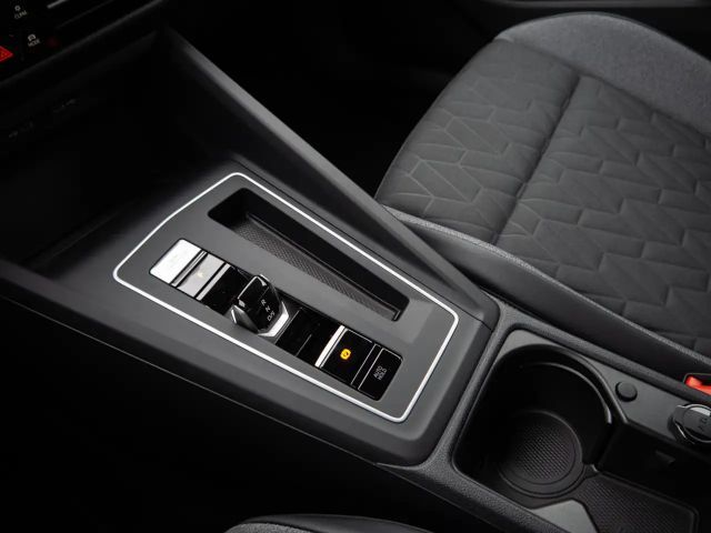 Volkswagen Golf 1.5 eTSI Golf VIII