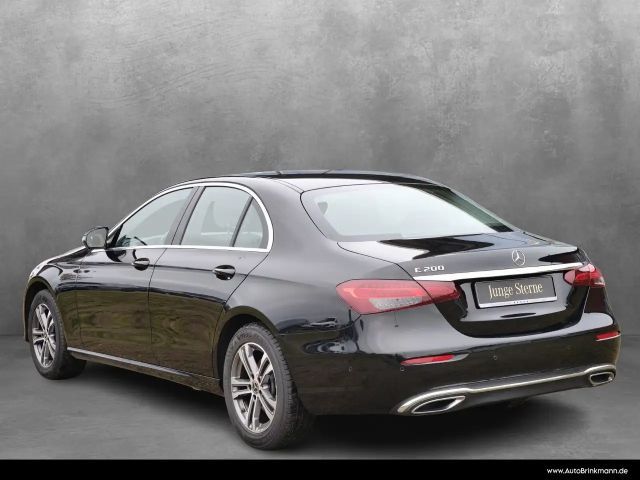 Mercedes-Benz E 200 Sedan