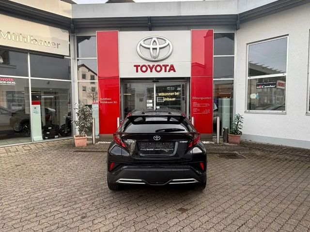 Toyota C-HR Hybride Team D