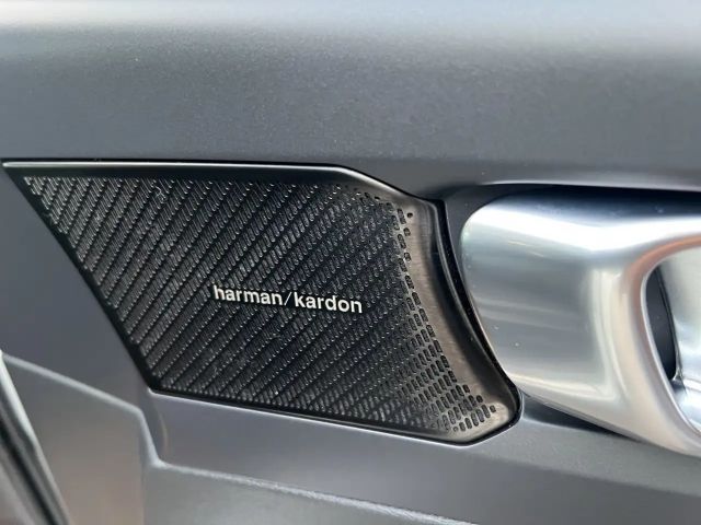 Volvo XC40 R-Design Recharge T5