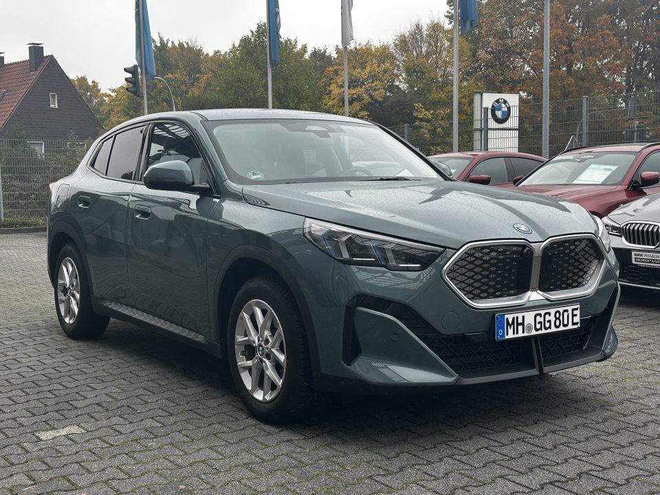 BMW iX2 xDrive30