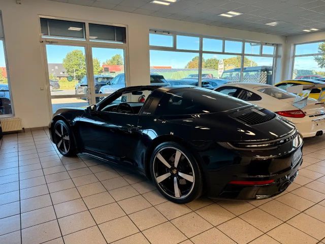 Porsche 992 4S Cabrio Targa