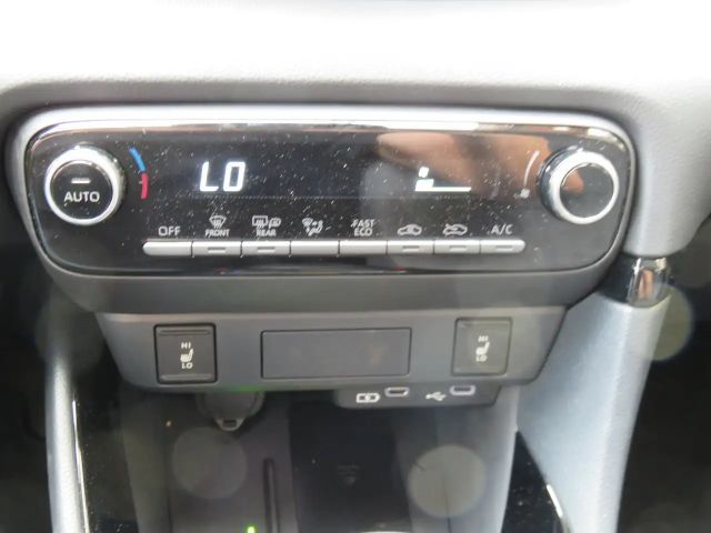 Toyota Yaris Hatchback Hybride Team D