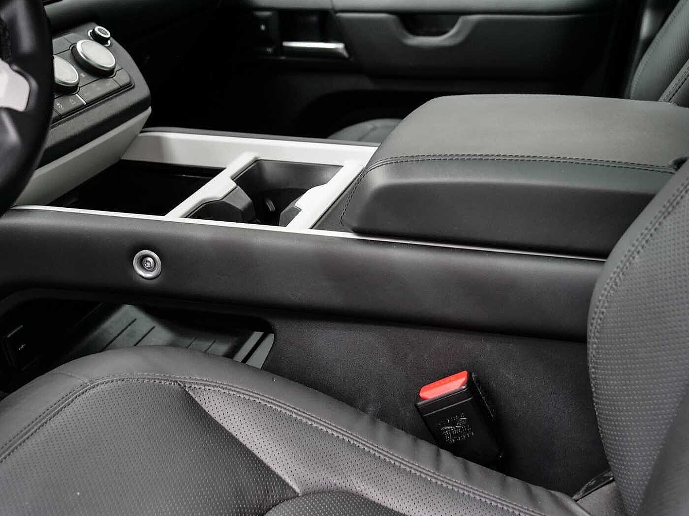 Land Rover Defender 110 Dynamic HSE