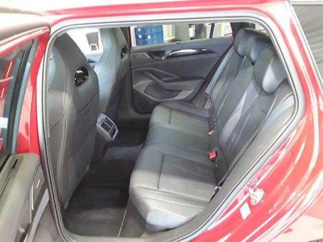 Volkswagen Passat R-Line eHybrid