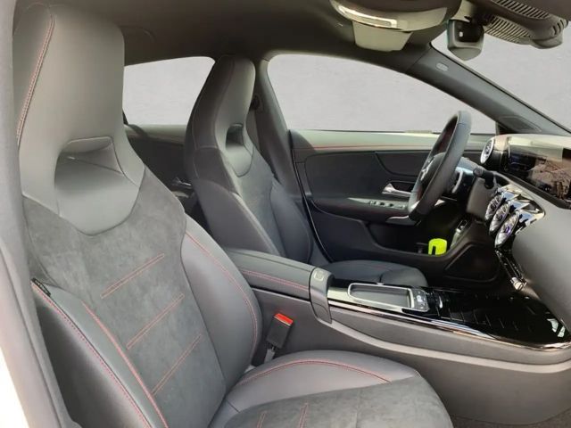 Mercedes-Benz CLA 180 CLA