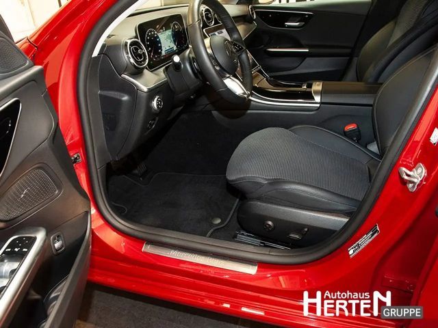 Mercedes-Benz C 180 AVANTGARDE Sedan