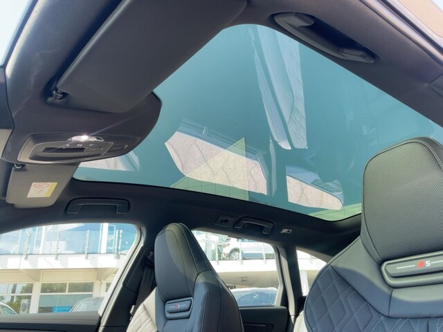 Audi A6 Avant Quattro S-Tronic