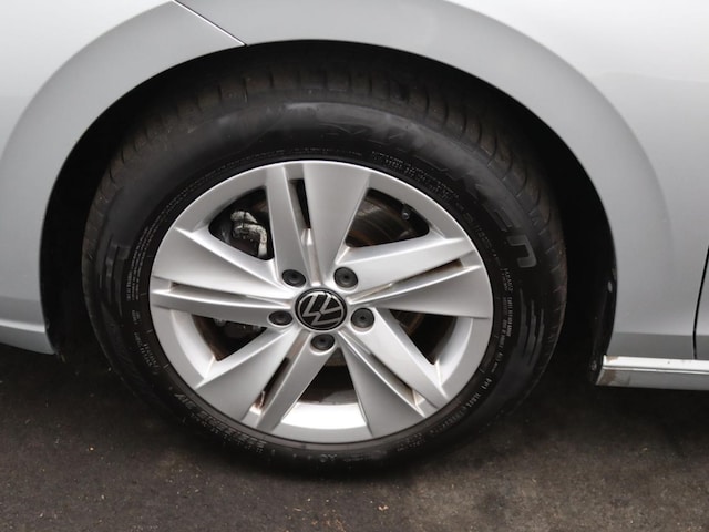 Volkswagen Golf 1.5 eTSI DSG Life Variant