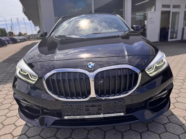 BMW 120 120i Sedan Sport Line