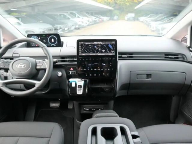 Hyundai Staria Trend