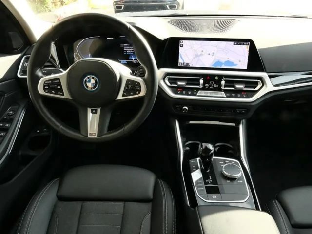 BMW 330 330e Touring