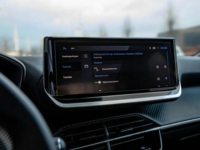 Peugeot 2008 100 PK MT6 | 360° Camera | Keyless | Dodehoekde...