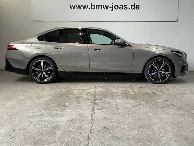 BMW i5 Sedan
