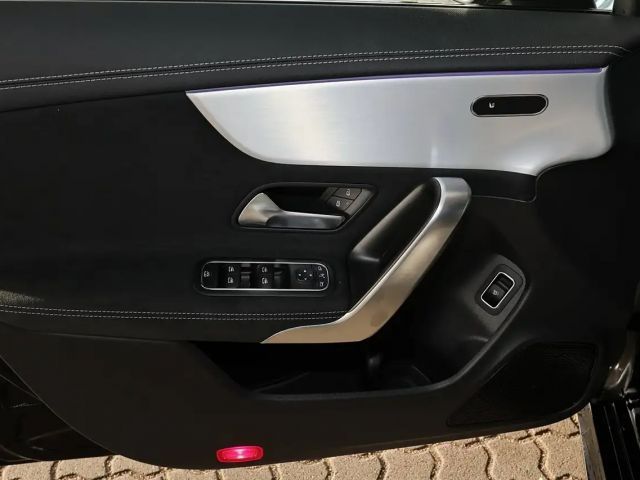 Mercedes-Benz CLA 200 AMG Line Coupé