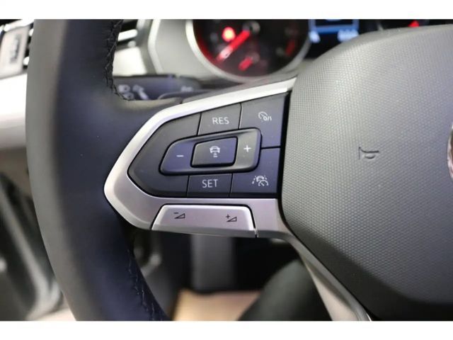 Volkswagen Passat 1,5 TSI DSG Business ACC Rückfahrkamera  Navigatio