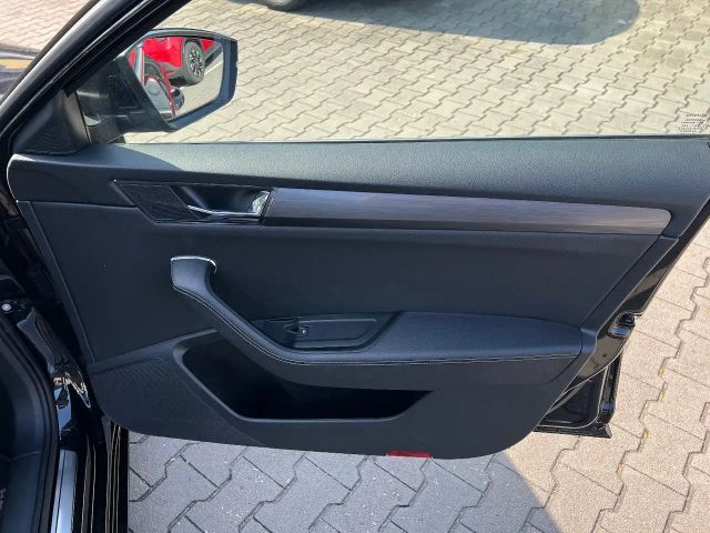 Skoda Superb 2.0 TDI Combi Style Style