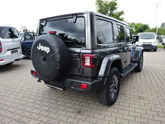 Jeep Wrangler Sahara